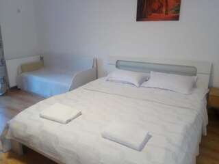 Гостевой дом Casa Tican Бран Номер с кроватью размера «king-size» и видом на горы-10